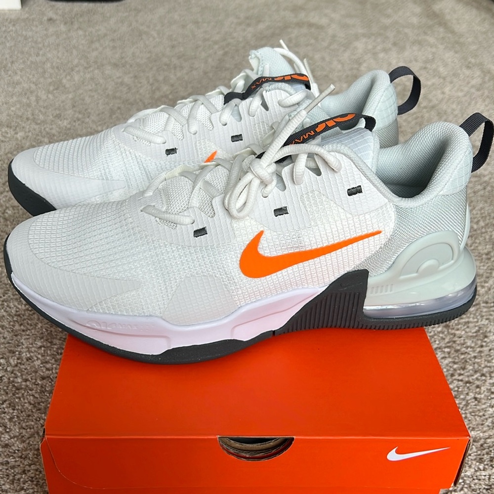 White Nike Air Max Alpha Trainer size 10.5